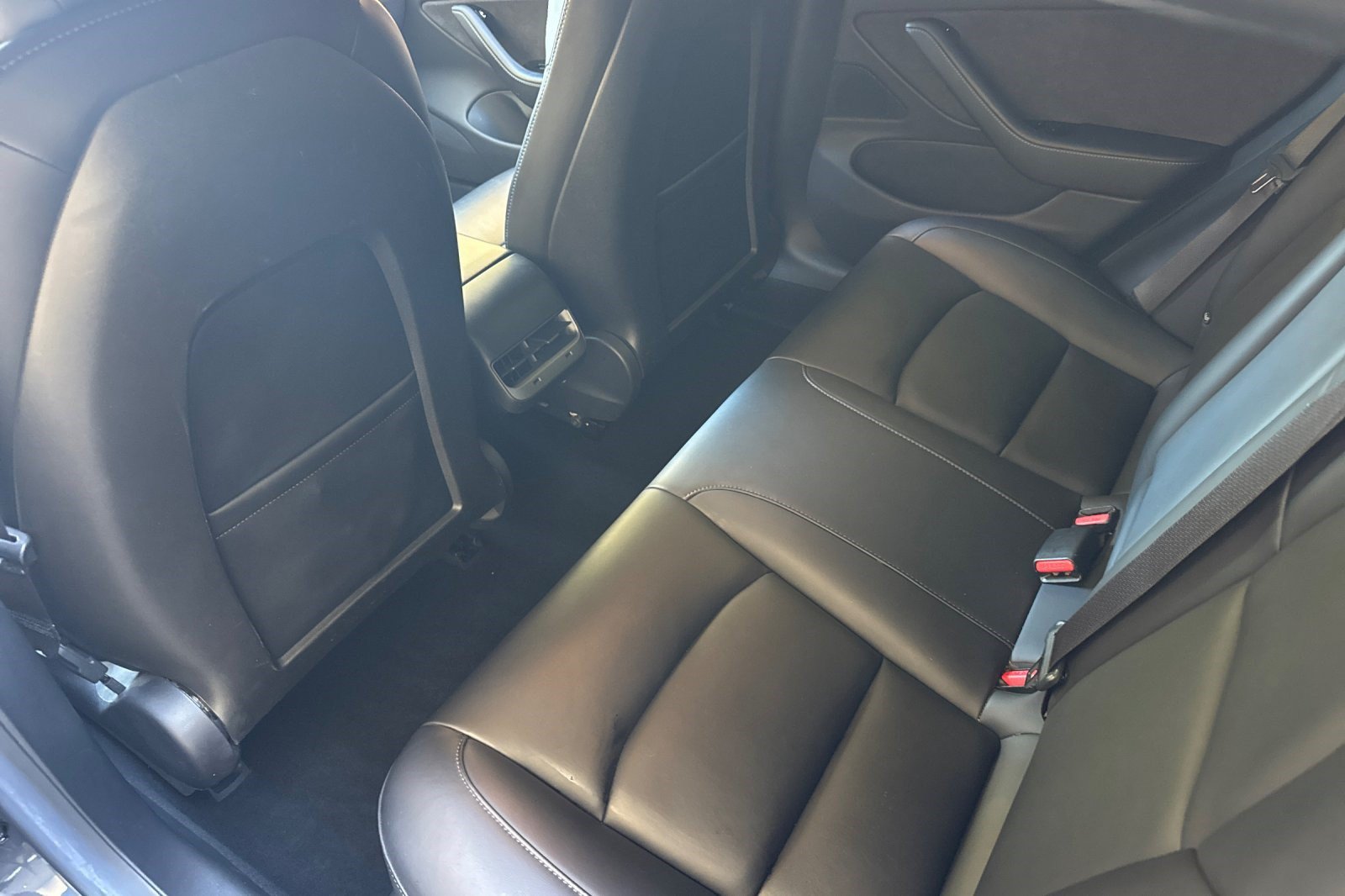 Used 2018 Tesla Model 3 Long Range RWD image 25