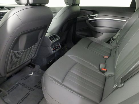 Used 2022 Audi e-tron Premium Plus w/ Premium Plus Package image 50