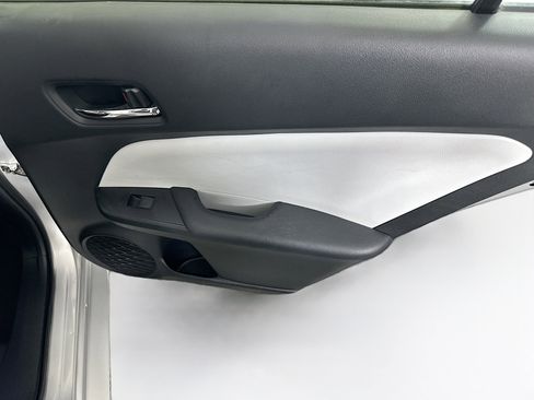 Used 2022 Toyota Prius LE image 28