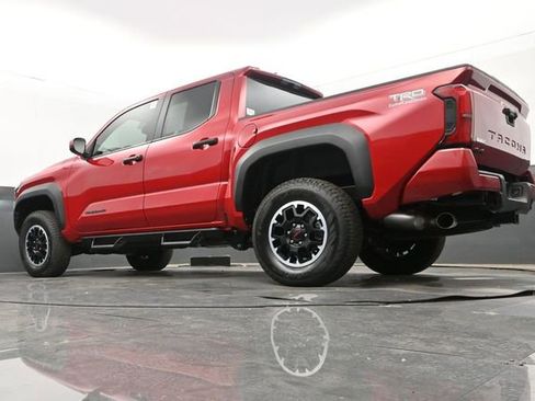 Used 2025 Toyota Tacoma TRD Off-Road AWD/4WD image 25