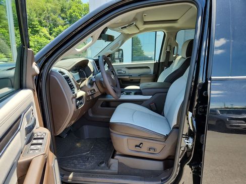Used 2026 RAM 2500 Laramie AWD/4WD image 15