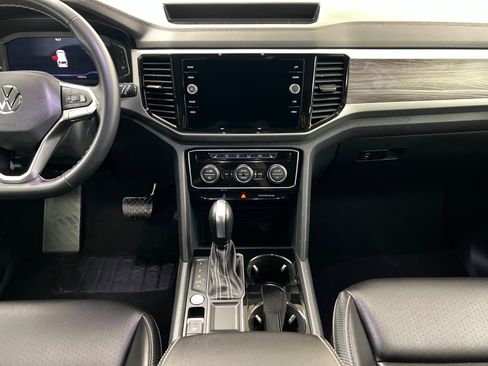 Used 2023 Volkswagen Atlas Cross Sport SE image 14