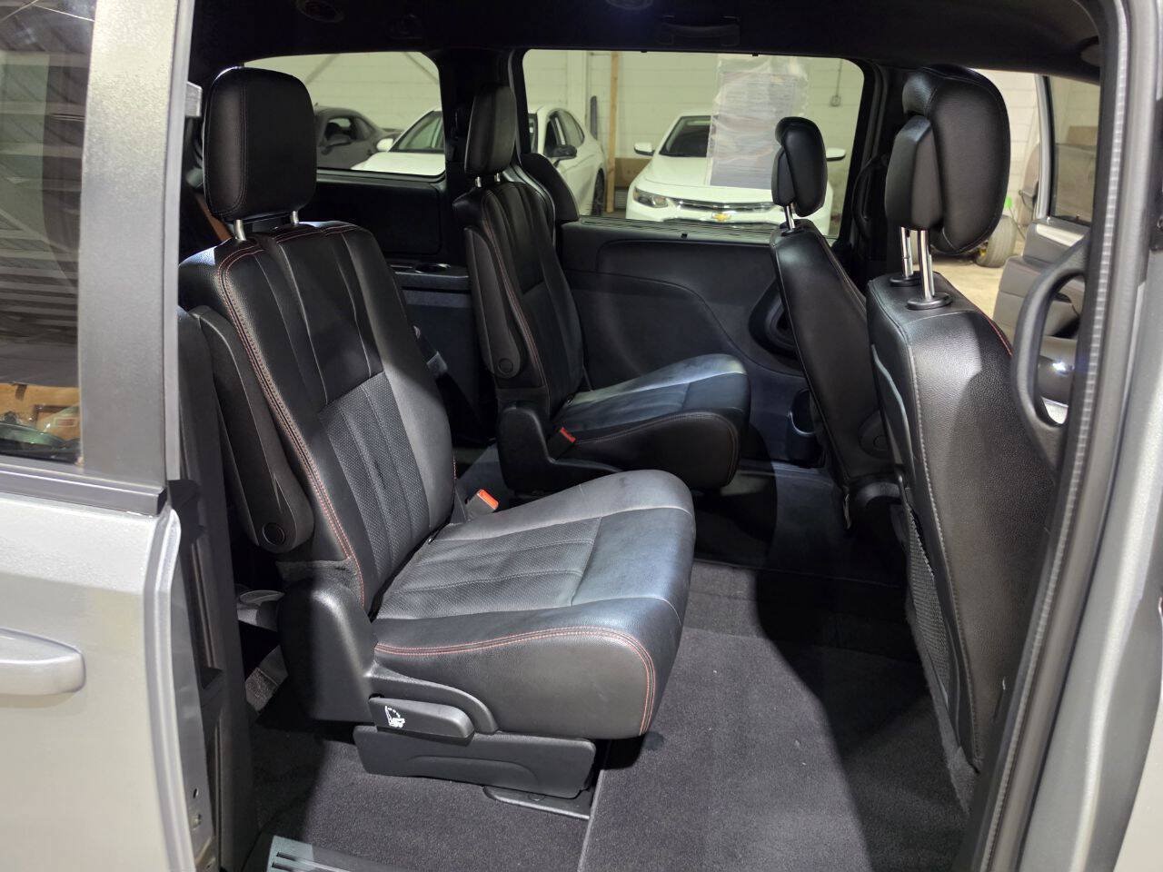 Used 2019 Dodge Grand Caravan GT FWD image 32