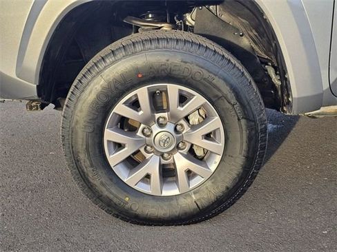 Used 2018 Toyota Tacoma SR5 image 11