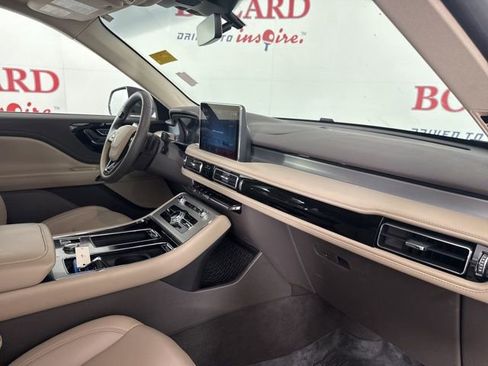 Used 2023 Lincoln Aviator 2WD w/ Class IV Trailer Tow Package image 17