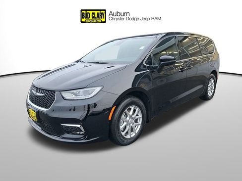 New 2026 Chrysler Pacifica Select image 1