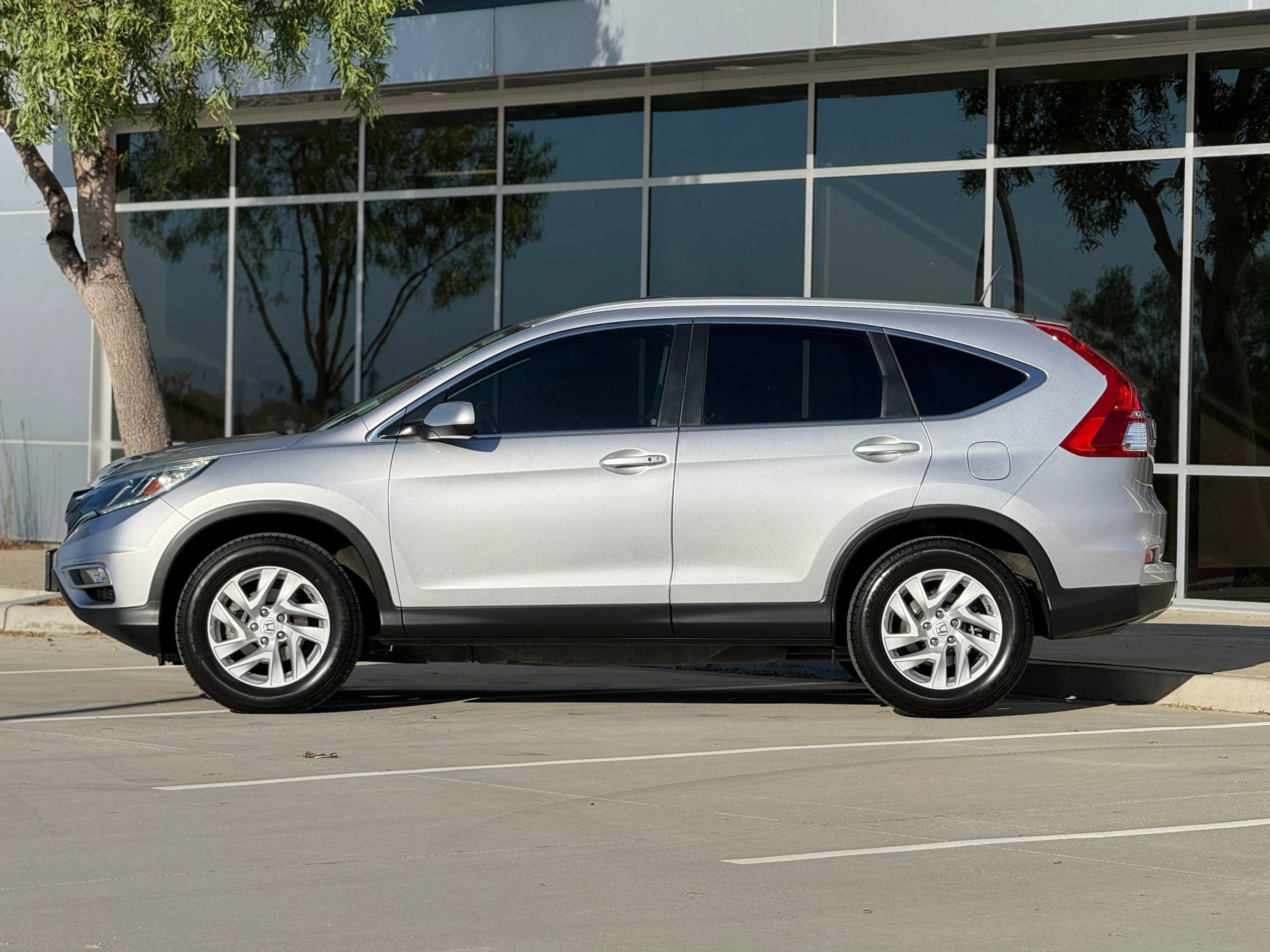 Used 2015 Honda CR-V EX-L image 2