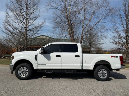 Used 2018 Ford F250 XLT w/ XLT Value Package AWD/4WD image 2