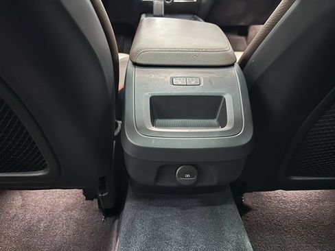 Used 2023 Volvo V60 B5 Cross Country Plus image 30