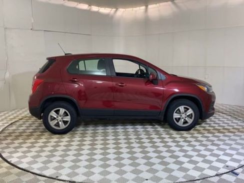 Used 2021 Chevrolet Trax LS AWD/4WD image 9