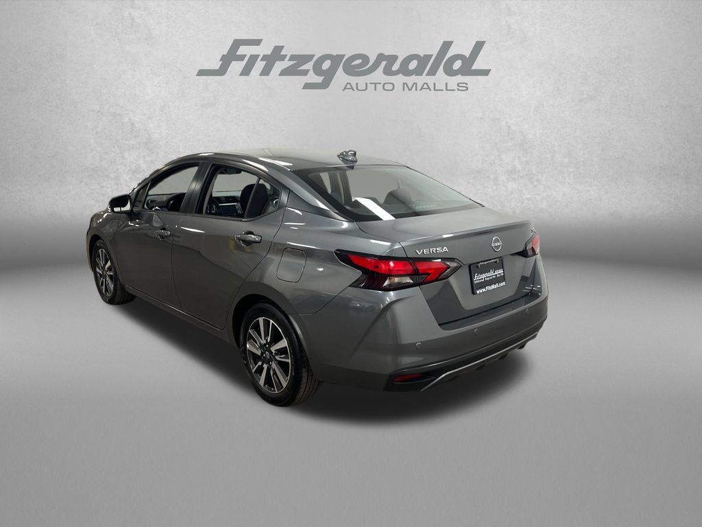 Used 2024 Nissan Versa SV FWD image 3