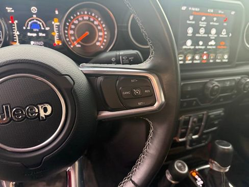 Used 2020 Jeep Gladiator Overland image 16