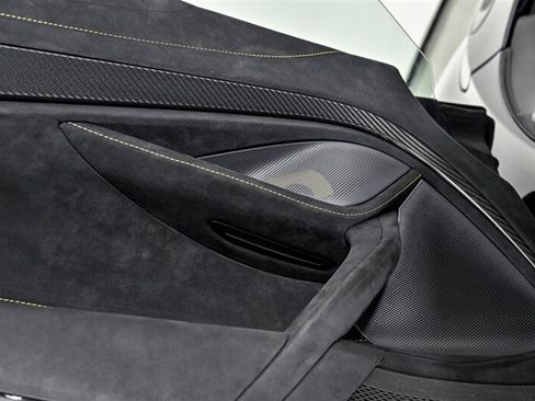 Used 2022 McLaren 765LT RWD image 27
