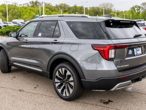 New 2026 Ford Explorer Platinum AWD/4WD image 4