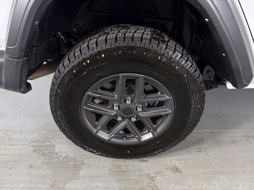 Used 2025 Jeep Wrangler Unlimited Sport AWD/4WD image 11