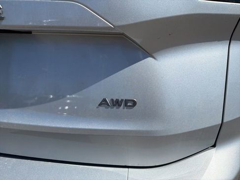 Used 2024 Nissan Rogue S image 13