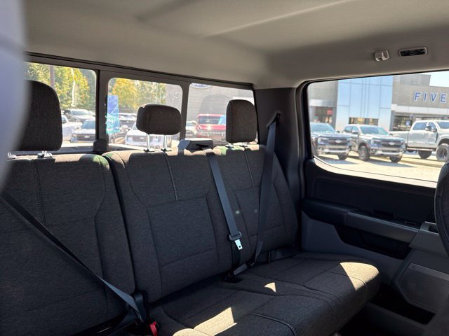 New 2027 Ford F250 XLT w/ XLT Premium Package AWD/4WD image 14