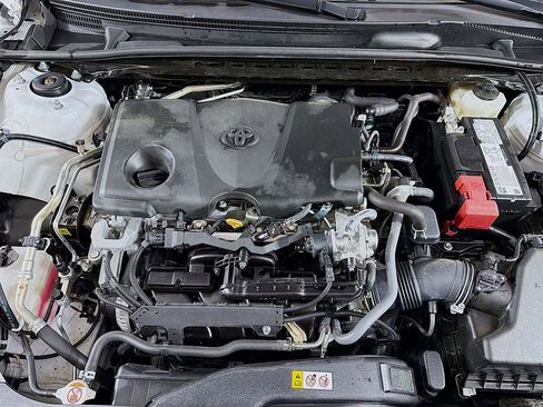 Used 2024 Toyota Camry SE image 13