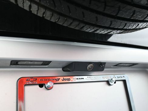 Used 2025 Land Rover Defender 110 S image 48