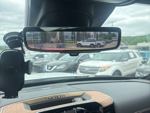 Used 2024 RAM 2500 Limited w/ Safety Group AWD/4WD image 10