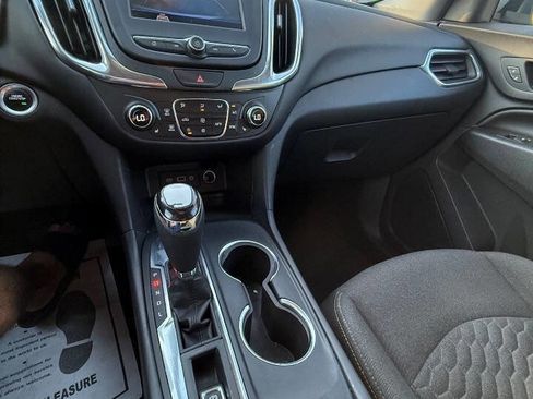 Used 2021 Chevrolet Equinox LT w/ Driver Convenience Package image 27