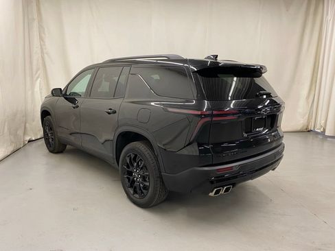 Used 2024 Chevrolet Traverse LT w/ Midnight/Sport Edition AWD/4WD image 5