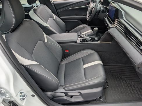 Used 2026 Toyota Camry SE w/ Convenience Package FWD image 8