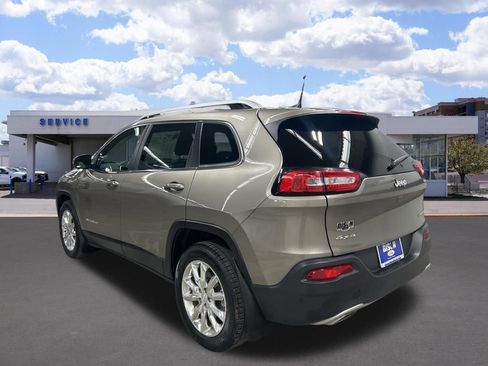 Used 2017 Jeep Cherokee Limited w/ Luxury Group image 6