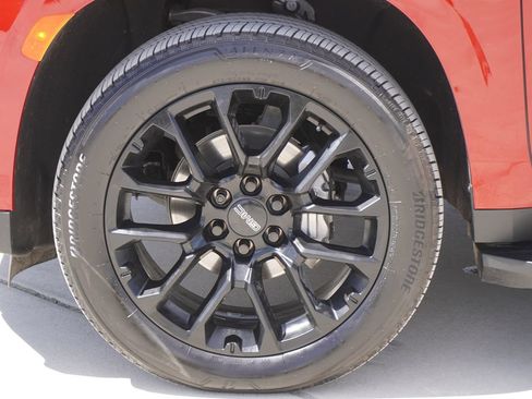 Used 2023 GMC Yukon XL SLT w/ SLT Premium Package RWD image 5