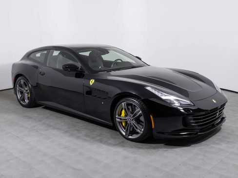 Used 2019 Ferrari GTC4Lusso image 4