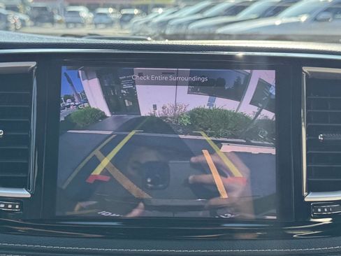 Used 2022 Chrysler Pacifica Touring-L image 28