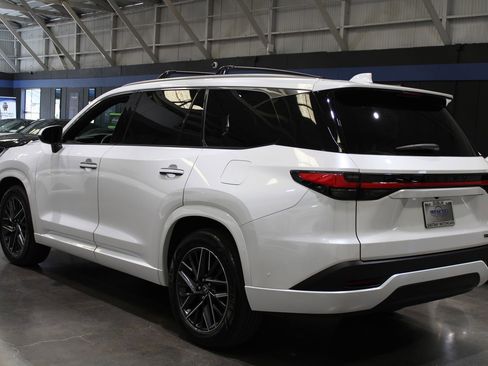 Used 2024 Lexus TX 350 AWD w/ Captains Chair Package image 11