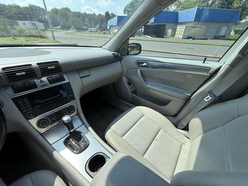 Used 2006 Mercedes-Benz C 230 Sedan w/ Sunroof Pkg image 13
