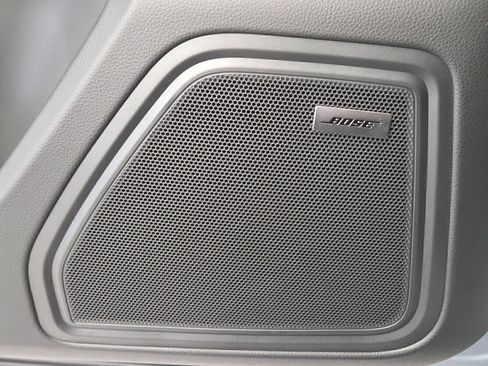 Certified 2026 Porsche Macan AWD/4WD image 16