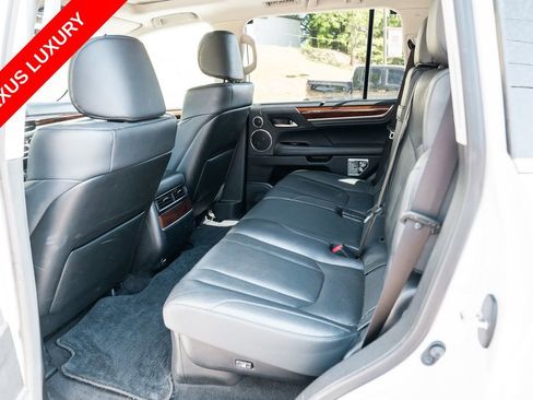 Used 2021 Lexus LX 570 4WD w/ Luxury Package image 27