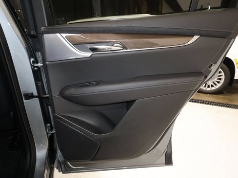 Certified 2025 Cadillac XT6 Sport w/ Platinum Package AWD/4WD image 19