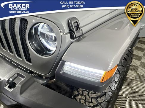 Used 2020 Jeep Wrangler Unlimited Sahara image 33