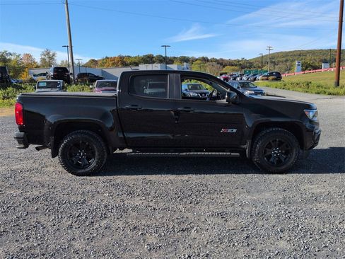 Used 2021 Chevrolet Colorado Z71 w/ Z71 Midnight Edition image 2