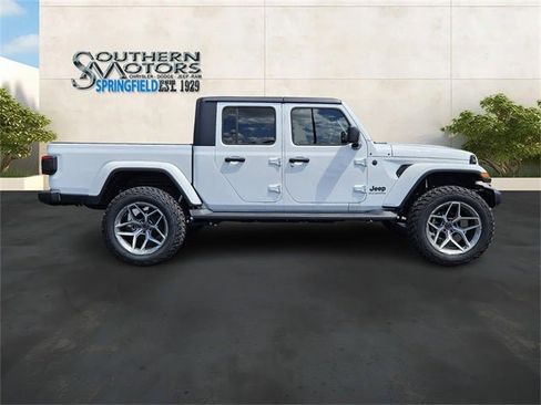 New 2024 Jeep Gladiator Sport image 6