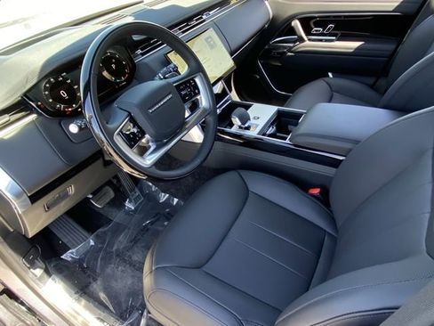 New 2025 Land Rover Range Rover Long Wheelbase SE image 5