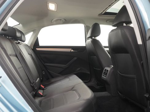Used 2013 Volkswagen Passat 2.5 SE FWD image 12