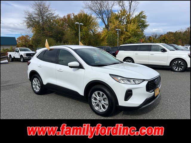 Used 2023 Ford Escape Active w/ Tech Pack #2 AWD/4WD image 1
