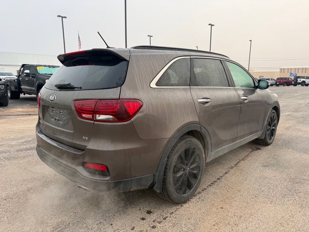 Used 2019 Kia Sorento S FWD image 4