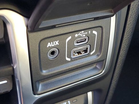Used 2025 Jeep Gladiator Mojave AWD/4WD image 24