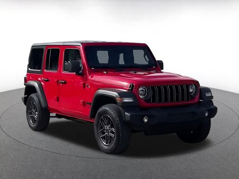 Used 2025 Jeep Wrangler Sport S image 4