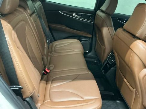 Used 2022 Lincoln Nautilus Reserve w/ Equipment Group 201A image 17