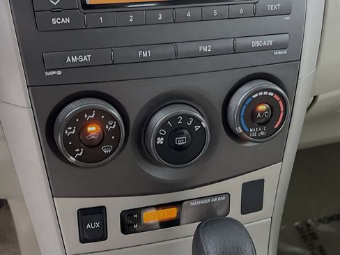 Used 2011 Toyota Corolla LE image 24