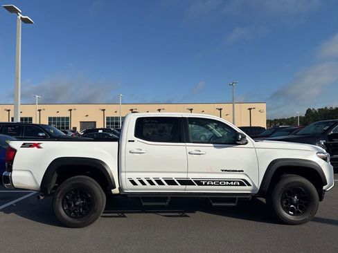 Used 2023 Toyota Tacoma SR5 image 2