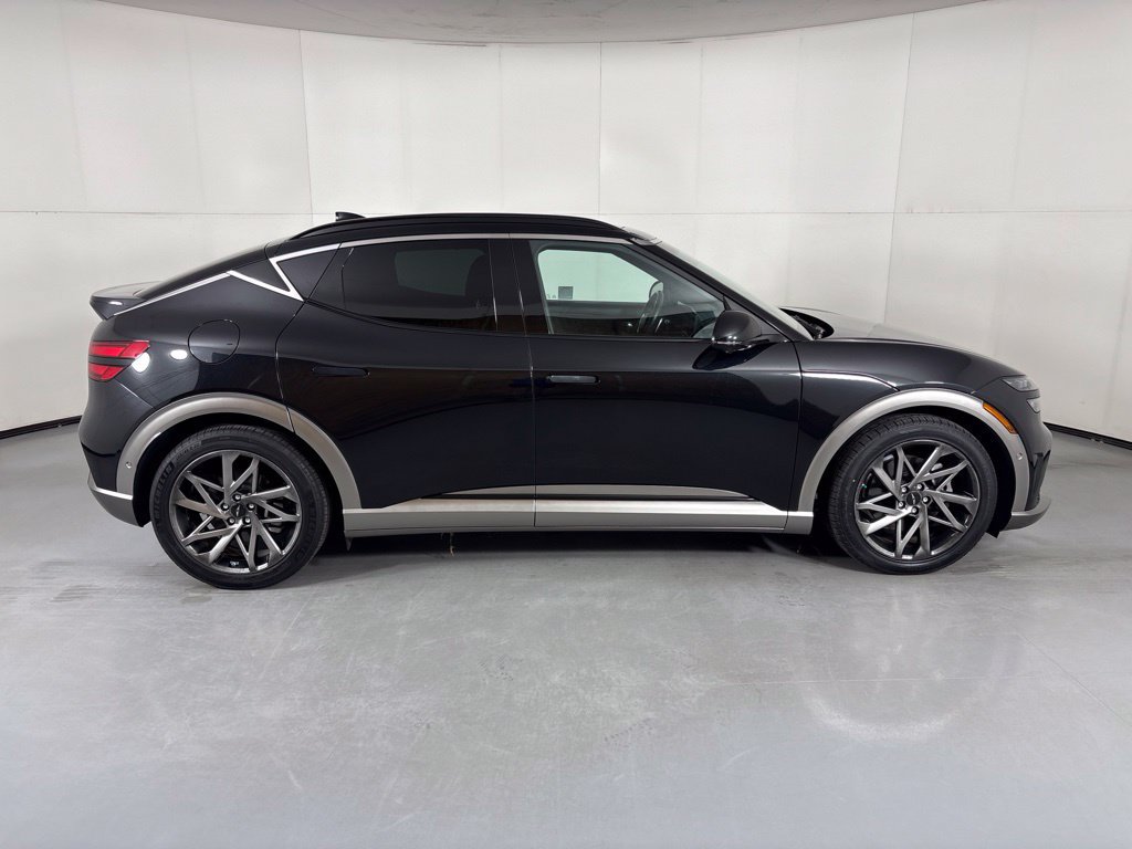Used 2023 Genesis GV60 Advanced AWD/4WD image 9