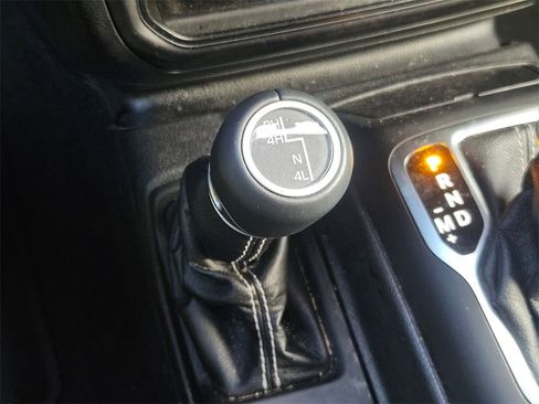 Certified 2020 Jeep Wrangler Unlimited Sahara image 32